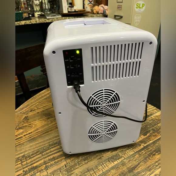 Cooluli Pink Portable Mini Fridge Infinity 15L - Picture 7 of 11